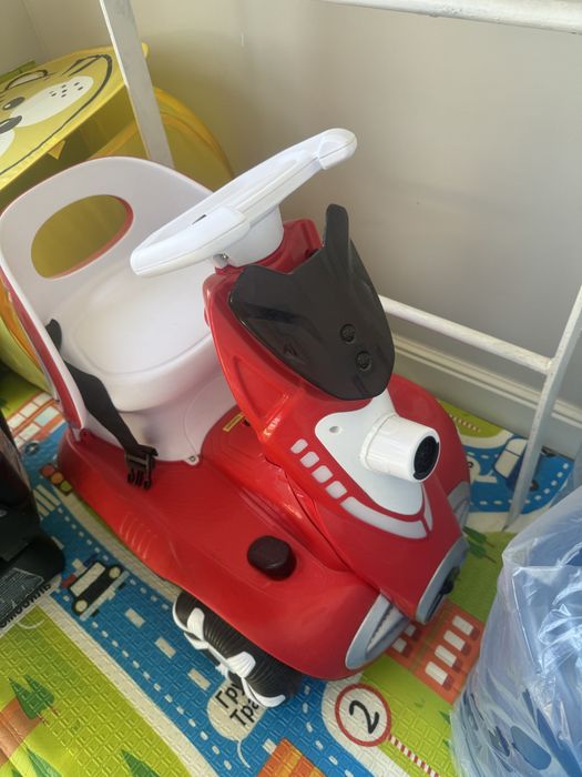 Электромобиль детский