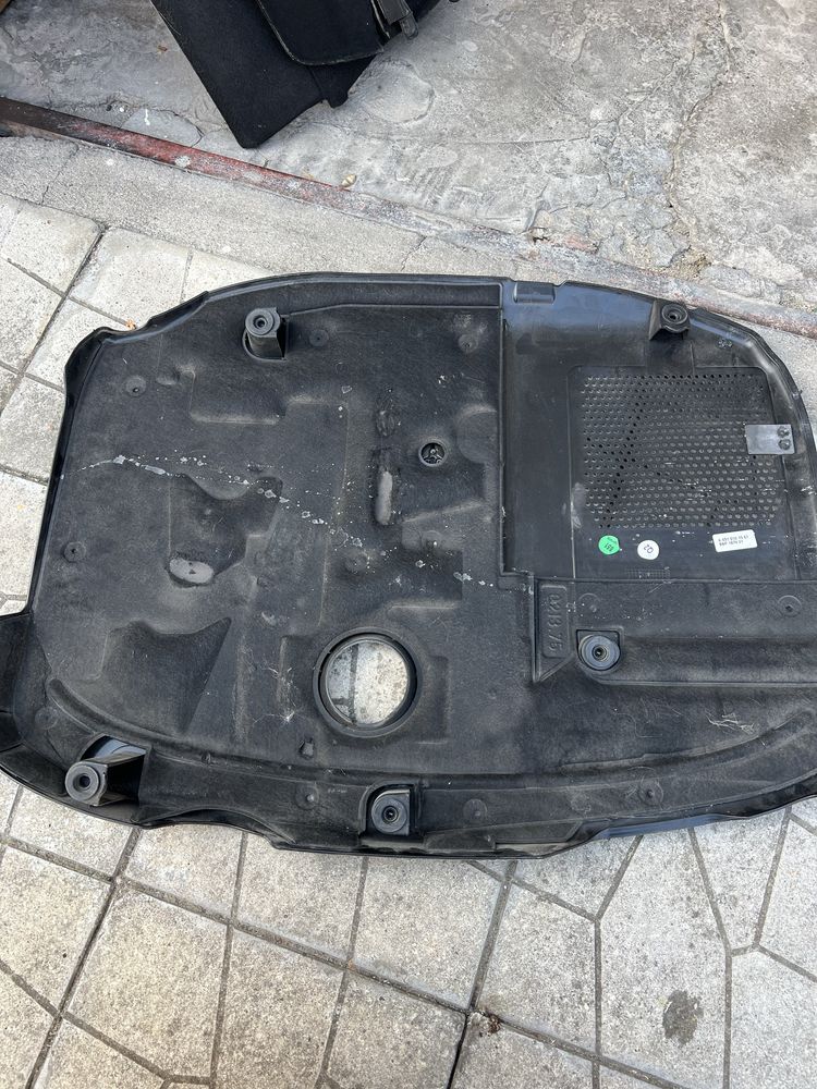 Капак за двигател OEM651 Mercedes C
