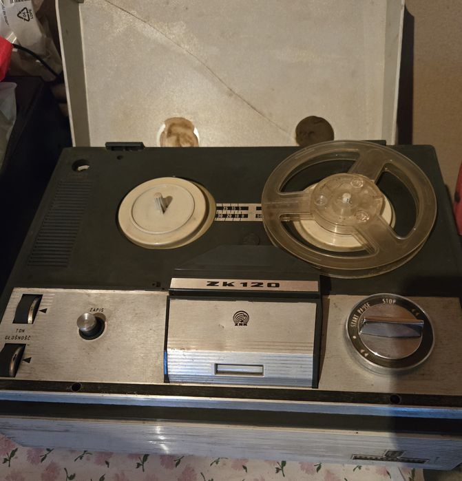 Магнетофон Grundig