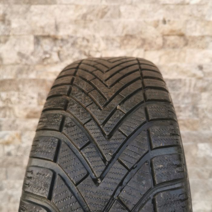 Vând 4 cauciucuri de iarna 215 /65/16