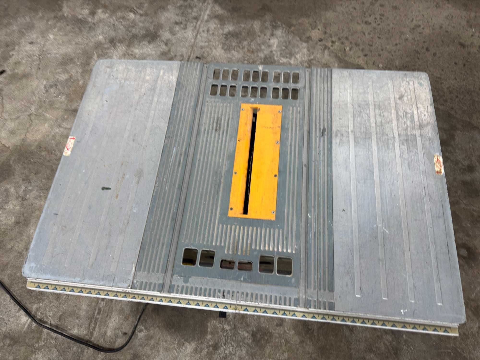 Циркуляр за дърво - Ryobi 1500 W / 255 mm 0 лв