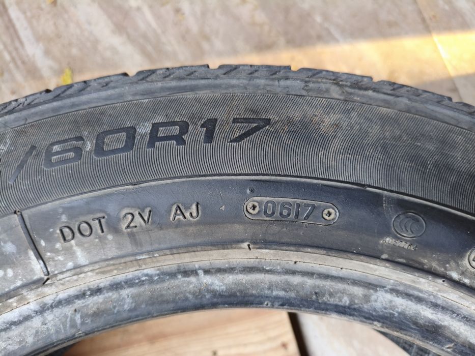 225 60 R17 Triangle