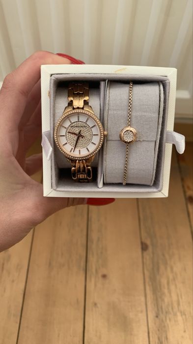 Часовник с гривна Michael Kors