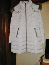 Ново Марково италиянска яке. Якето е с качулка. За, студена зима.