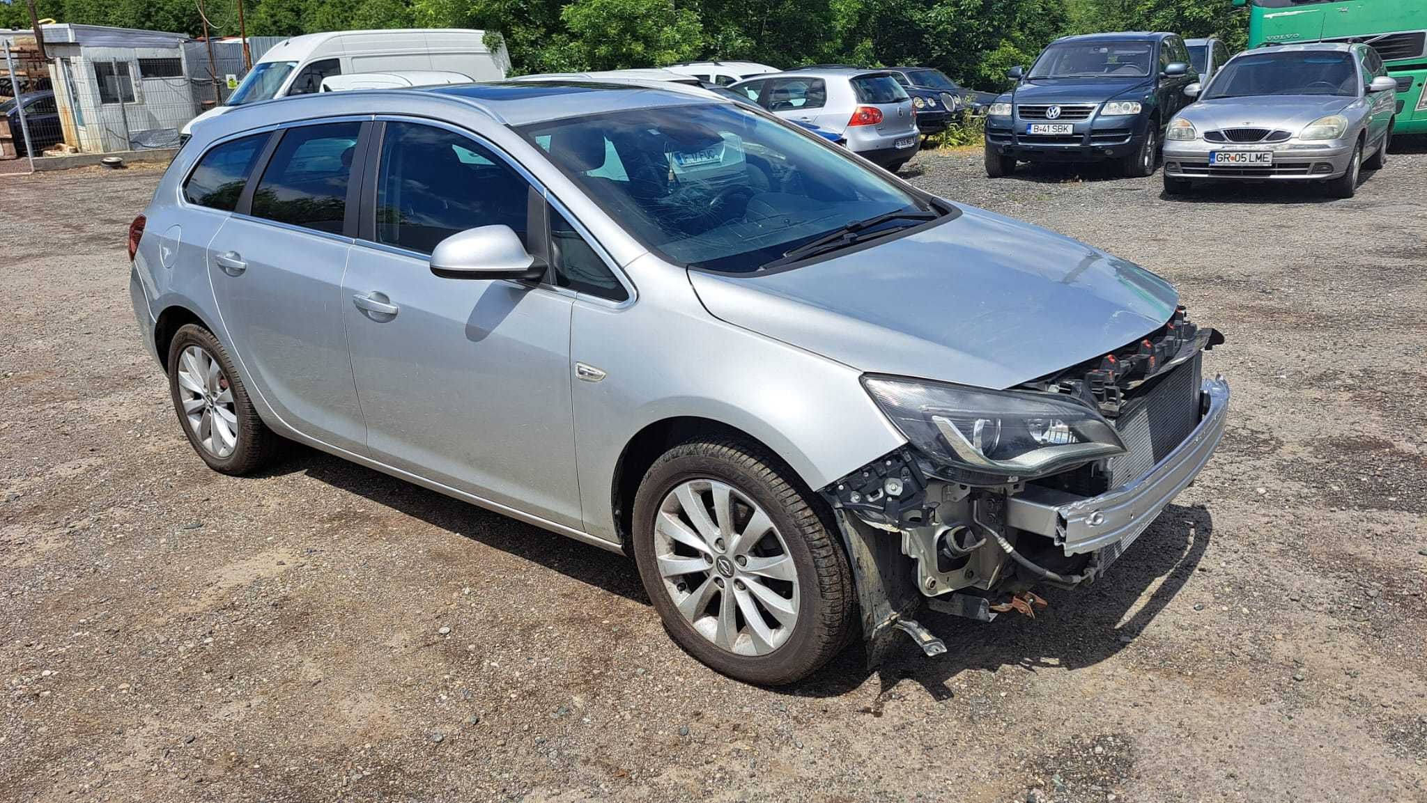 Opel Astra J 2014 210000KM 1.6d-136cp Avariat