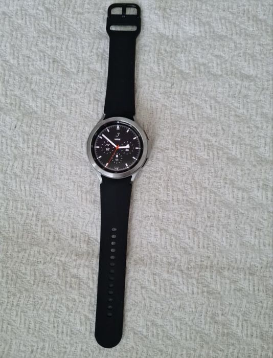 Продавам Samsung Watch 4 Classic with extra bands