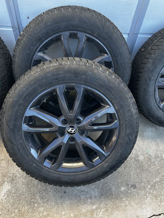 Jante ORIGINALE hyundai tucson R18 + cauciucuri de iarna