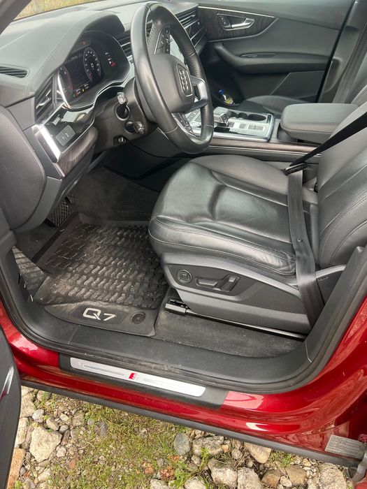 Audi Q7 7 locuri 2020
