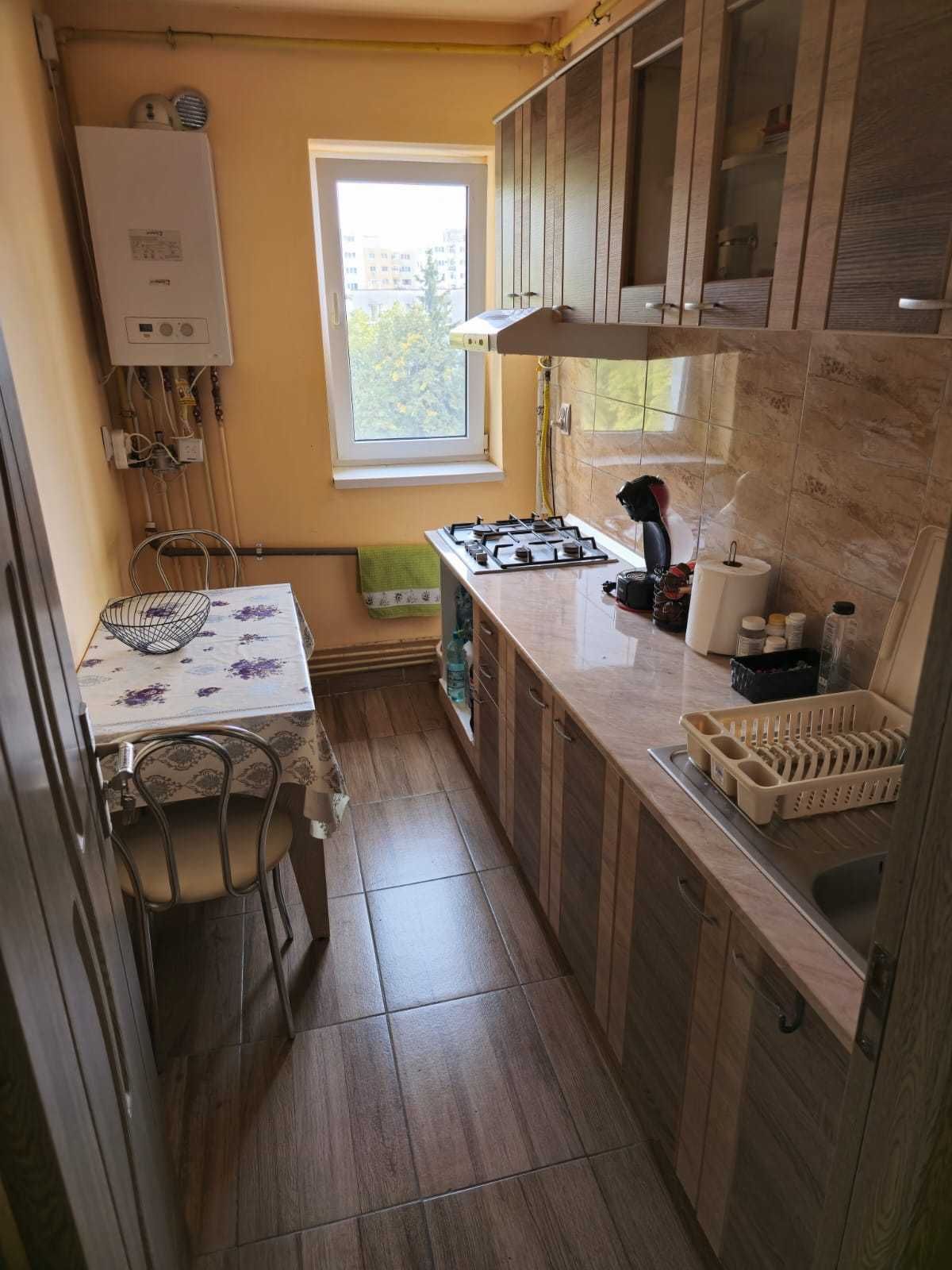 Închiriez apartament 2 camere Mehedinți
