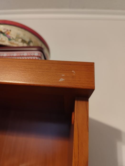 Шкафове, скринове