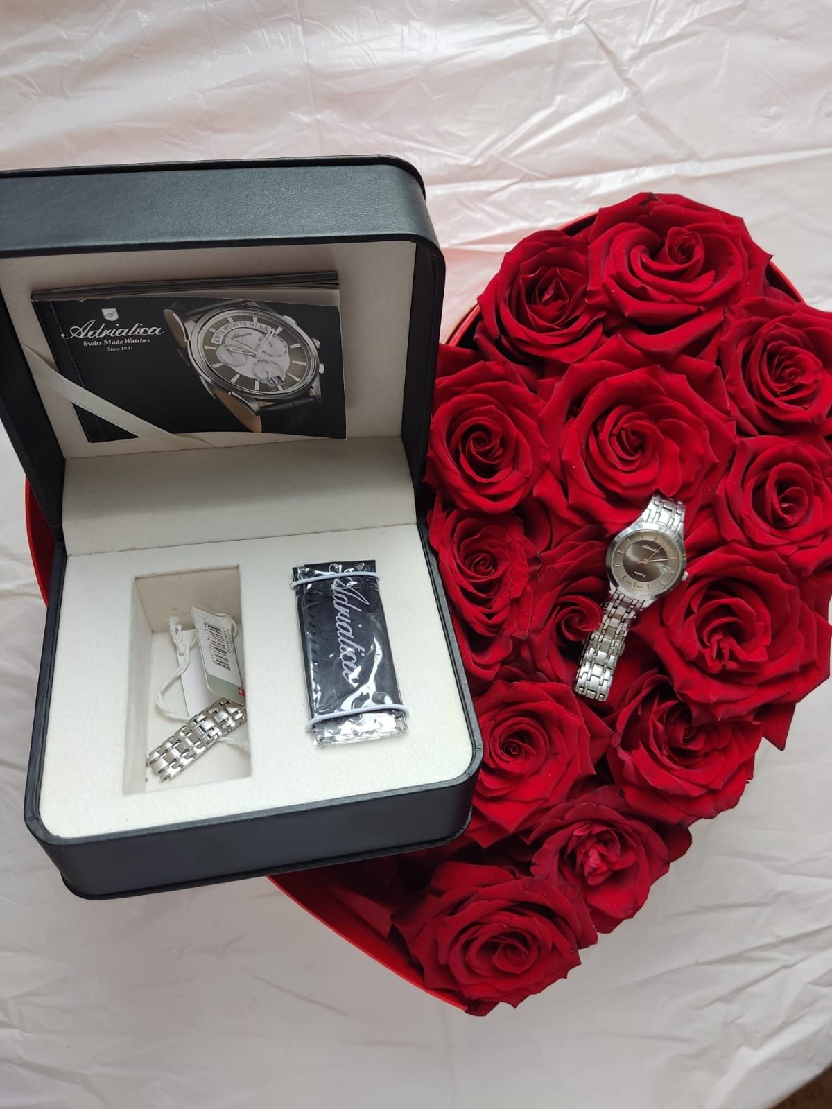 Продам женские наручные часы Adriatica