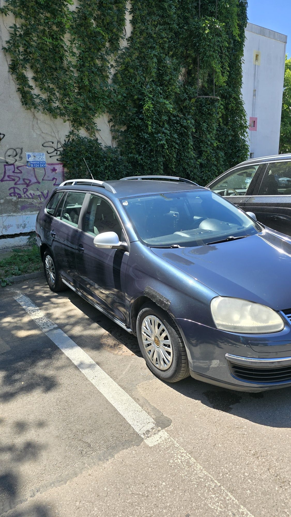 Volkswagen Golf V Variant - Fiabil și Spațios (an 2008)