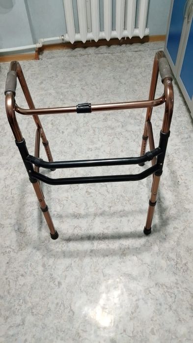 Ходунки для вхрослых людей с ограниченными возможностями