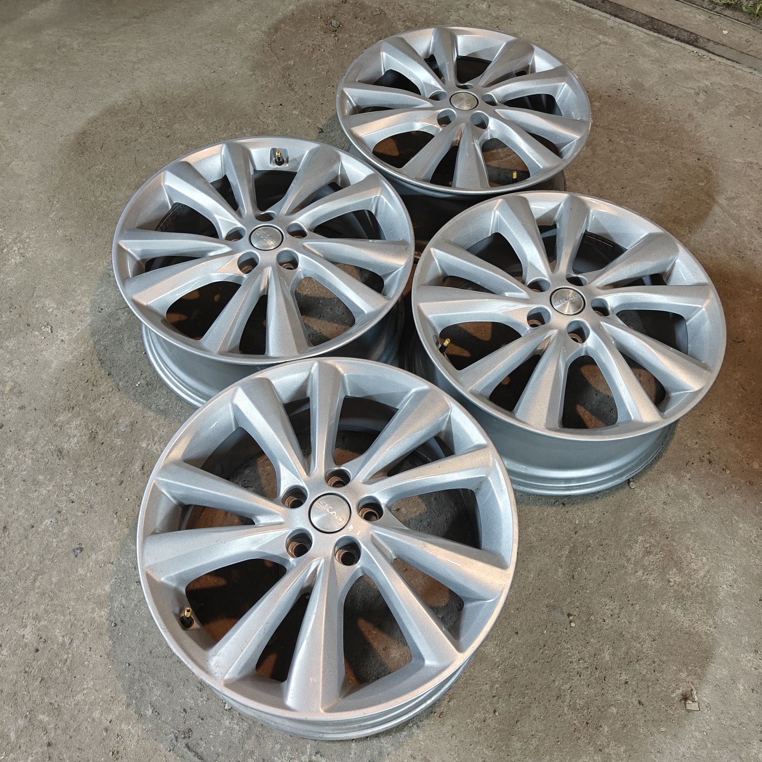 R19 PCD 5* 114,3 Комплект оригинальных легкосплавных дисков легкосплав