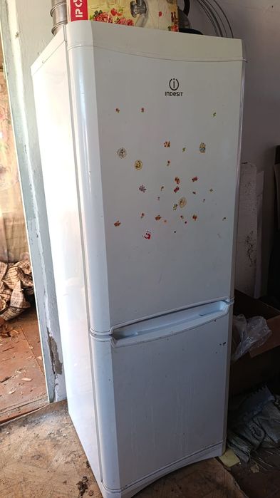 Продам холодильник индезит, в рабочем состоянии