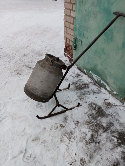 Сани для перевозки фляги.