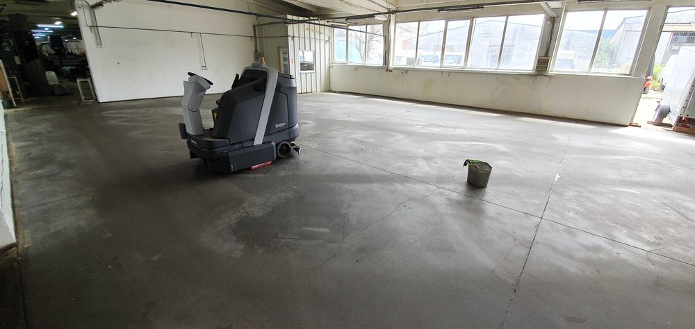 Măturat - Curatat mecanizat/manual - parcări subterane și supraterane