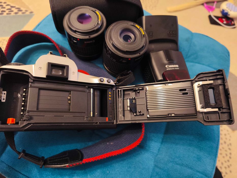 Canon  film EOS 300D Canon 28-80mm 35-80mm   Blitz Canon  430EX