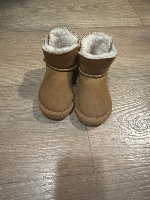 Продам детские зимние ботинки