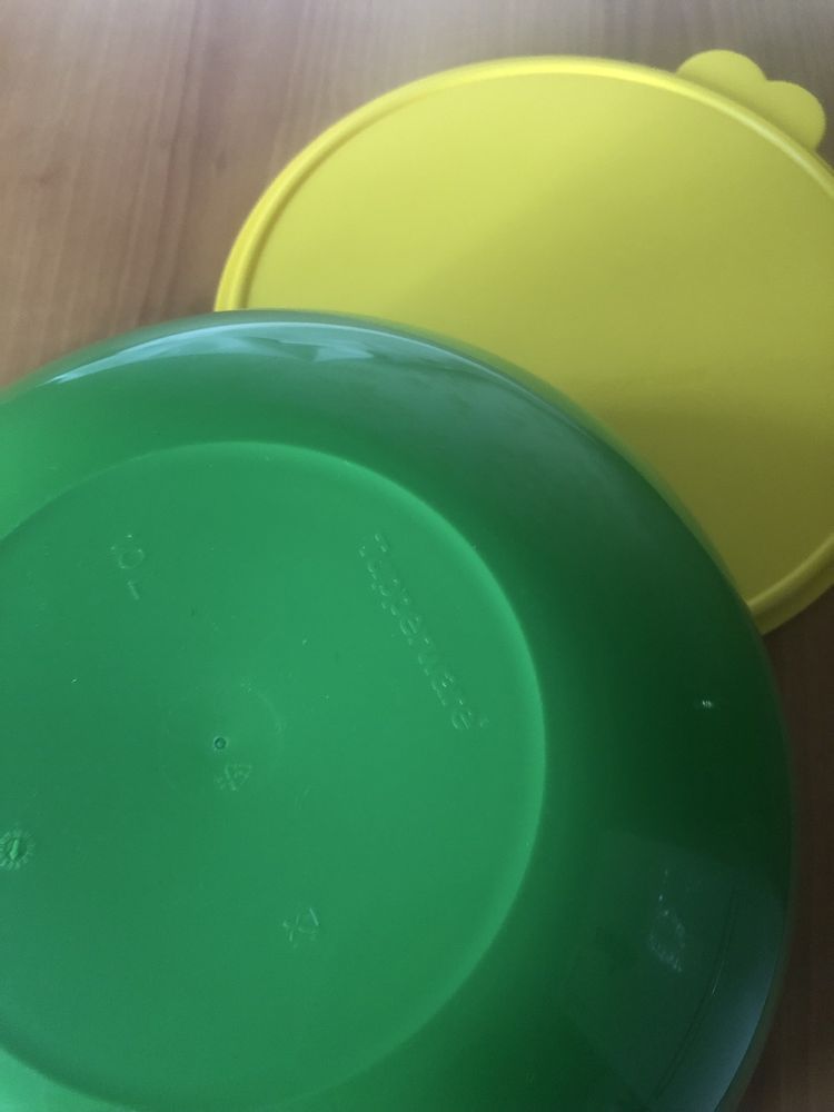 Блюдо Tupperware