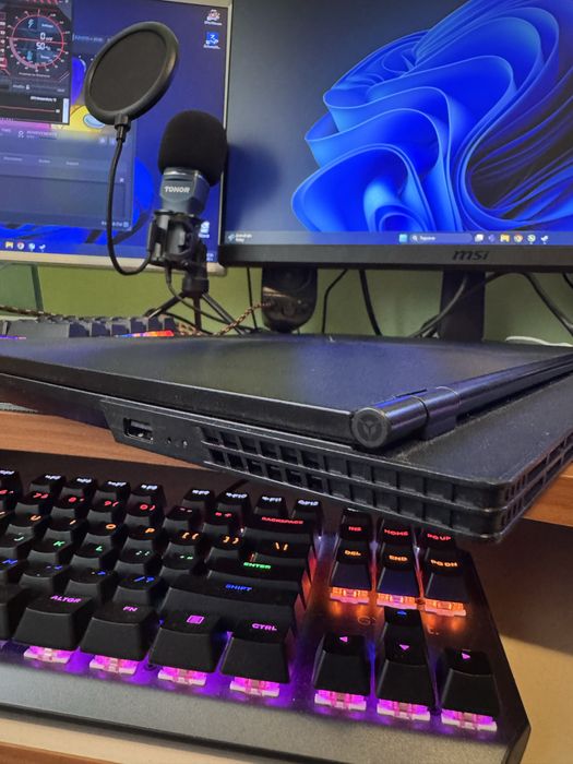 Геймърски Лаптоп Lenovo Legion Y7000 PG0 i5-9300HF; GTX 1650; 32GB RAM