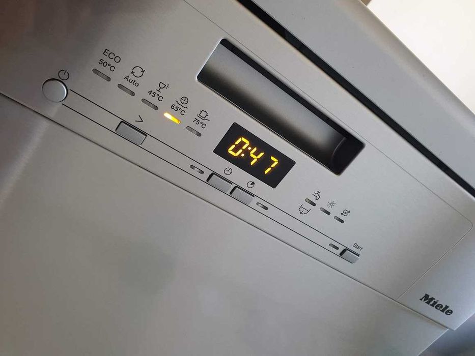 Инокс - Miele Съдомиялна - 14 Комплекта - Свободностояща - 60см