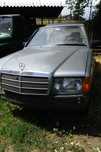 Продавам Мерцедес Mercedes 124-190D за части