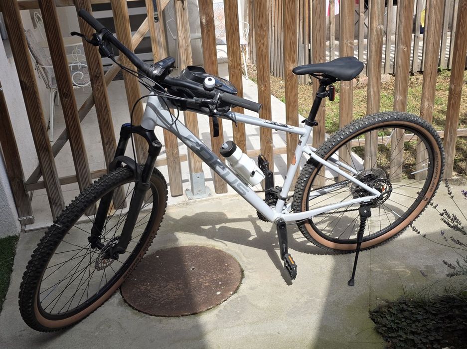 Vând bicicletă Focus Whistler 3.8 – gata pentru orice aventură!