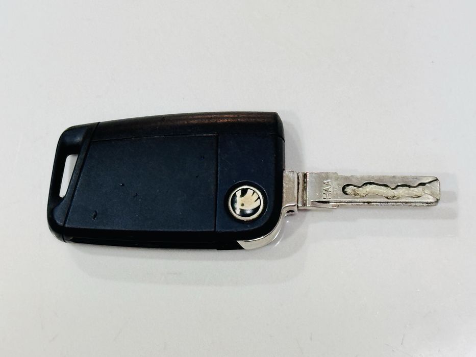 Ключ  VW Skoda оригинален