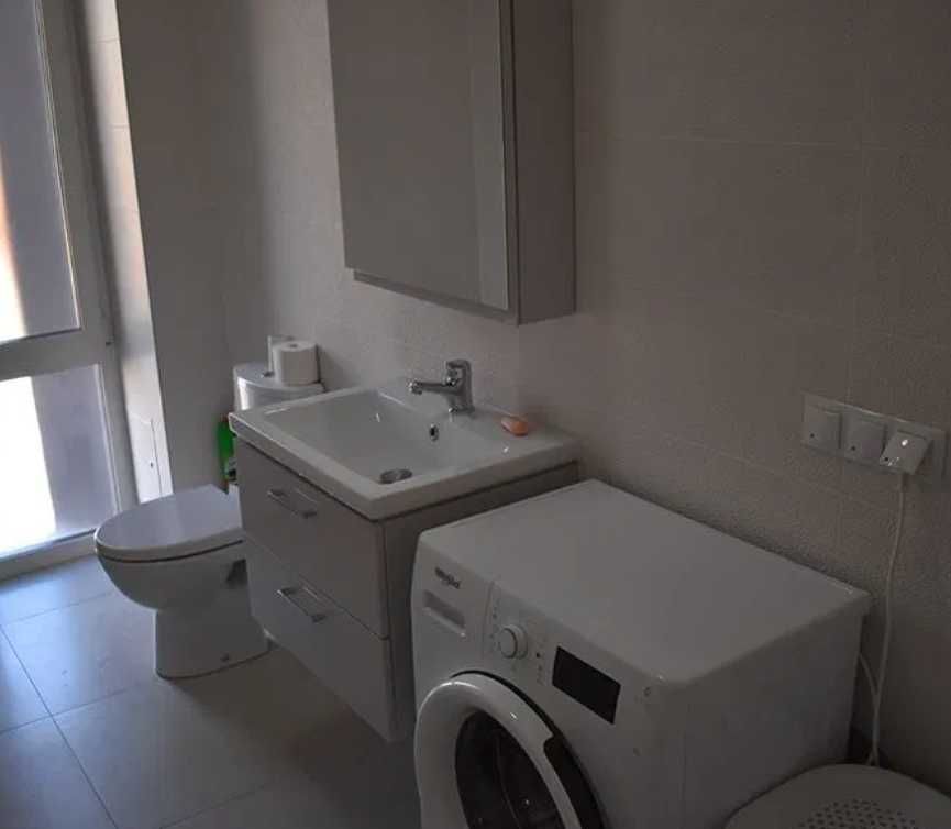 Дава се под наем Двустаен апартамент в Пловдив, Център - 43 кв.м за 183.6 € - Снимка #1
