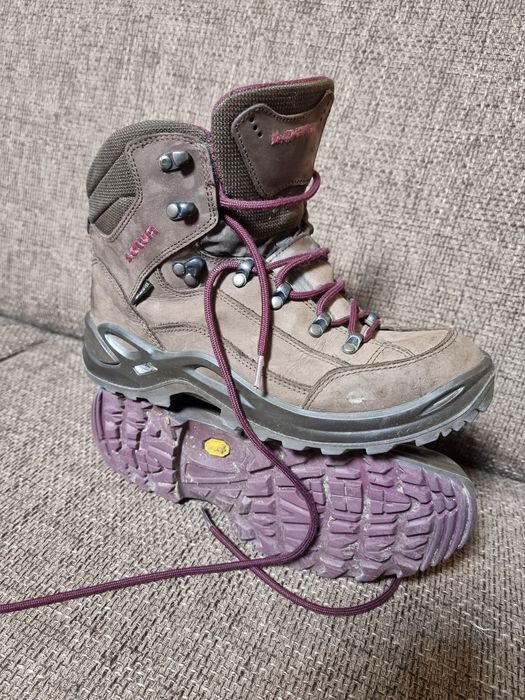 Ghete lowa renegande nr 40