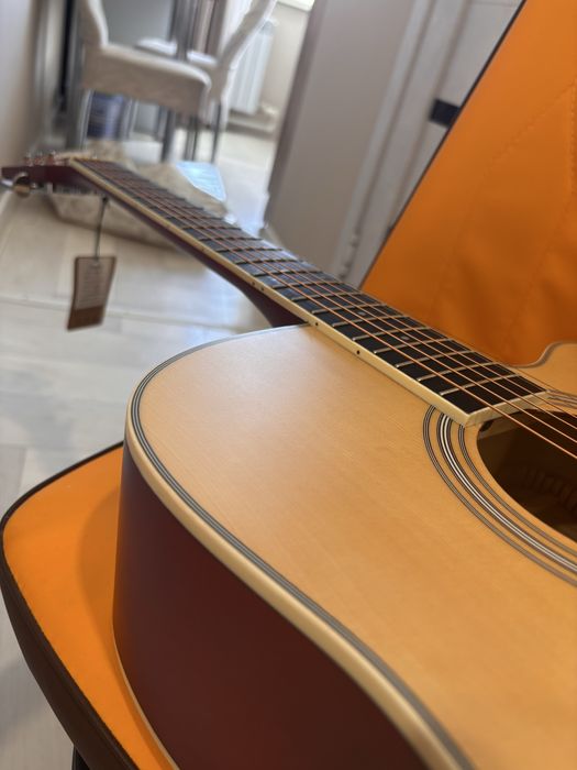 Продам гитару акустическую [АКЦИЯ]