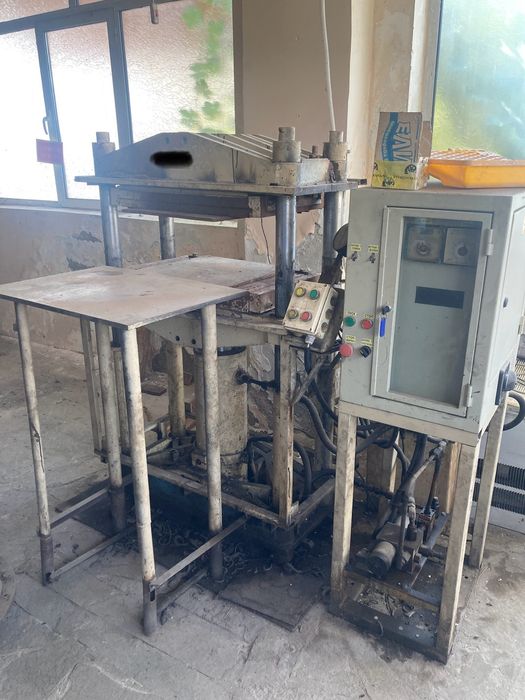 Хидравлична преса за вулканизация