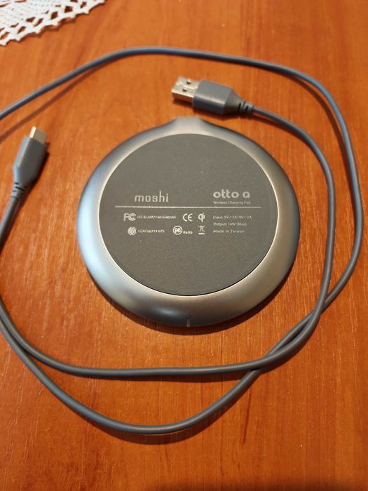 Безжично зарядно Moshi otto q 10W