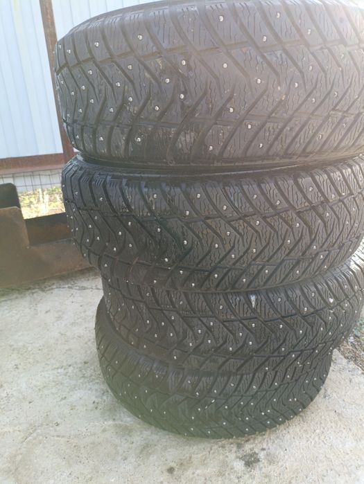 Шины Yokohama R 16, 215/60