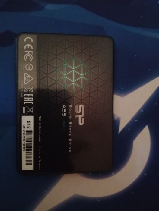 Vand 2 SSD uri 512 gb/140 gb