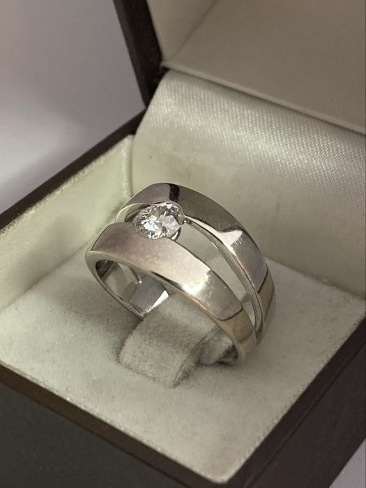 Inel aur alb 18kt.cu diamant 0.55ct