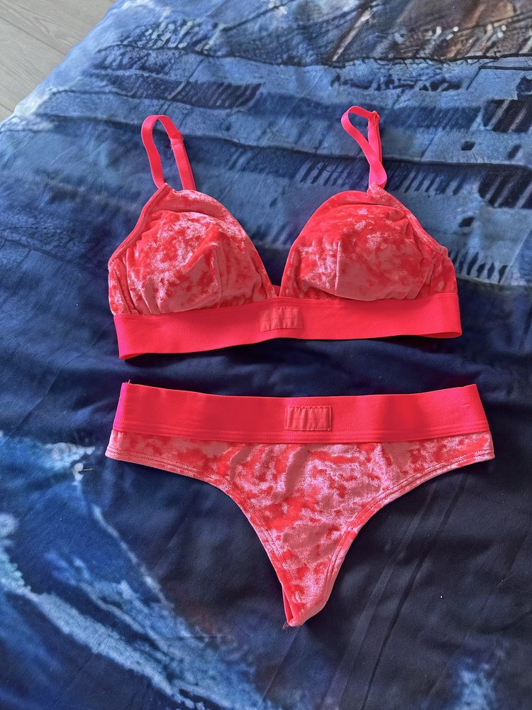 Бельо Victoria Secret, размер ХС, цена 100 лв