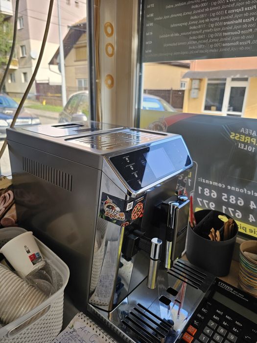 Aparat cafea delonghi primadonna