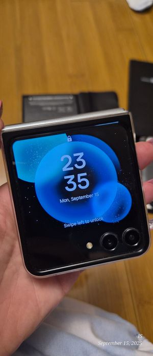 Samsung Flip 5 - 512 GB Mint