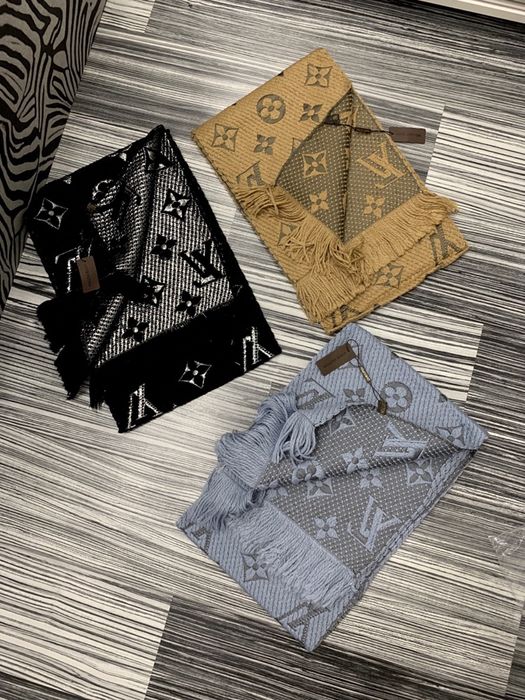 Fular-Esarfa LOUIS VUITTON colectia noua-Poze reale100% Calitate super
