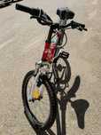 Bicicleta roșie copii