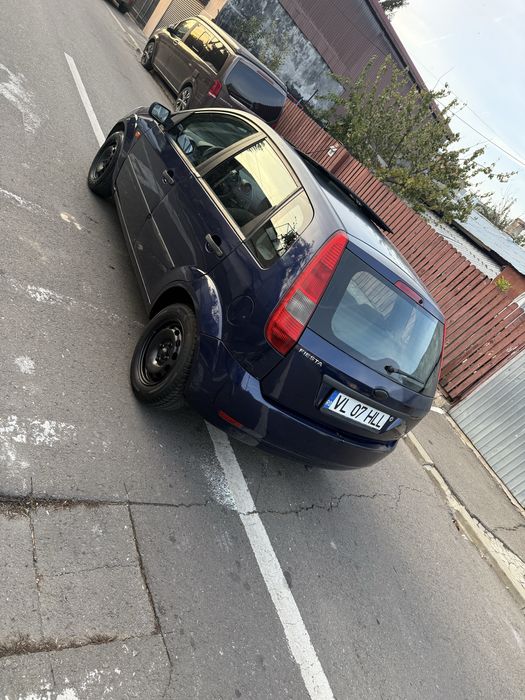 De vanzare ford fiesta 2002