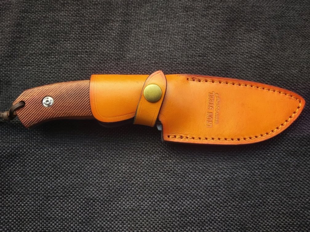Италиански ловен нож LION STEEL,M3 ST Wood Santos,кожена кания,LN407