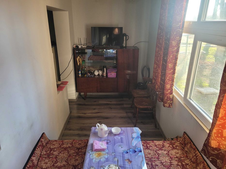 1 комн 1 этаж кв продается в чирчике