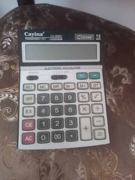 Продам калькулятор Cayina