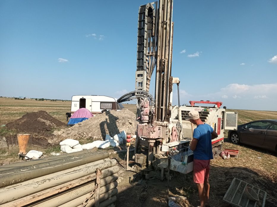 Foraj puturi apa de la 90E/ml. Oferta: un filtru de apa  GRATIS