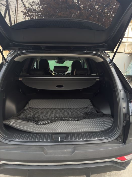 ПРОДАЕТСЯ ХУНДАЙ ТУКСОН в отличном состояний пробег 53000 есть петно