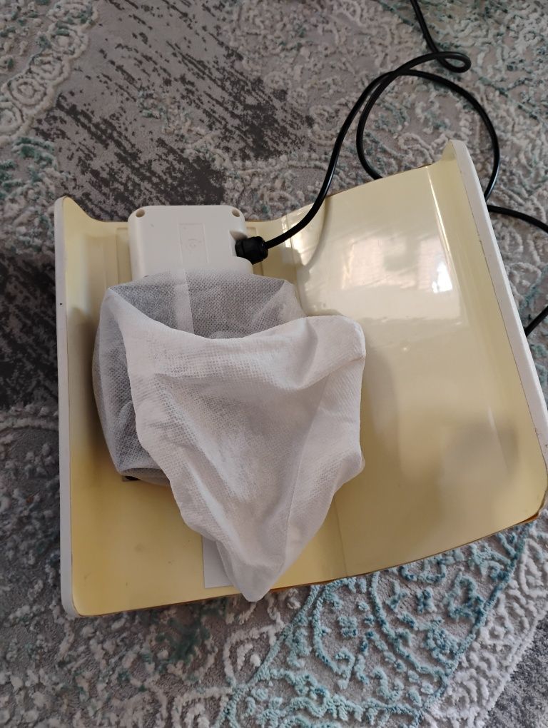 59xOje+Aspirator MANICHIURA Cupio Alb mare.