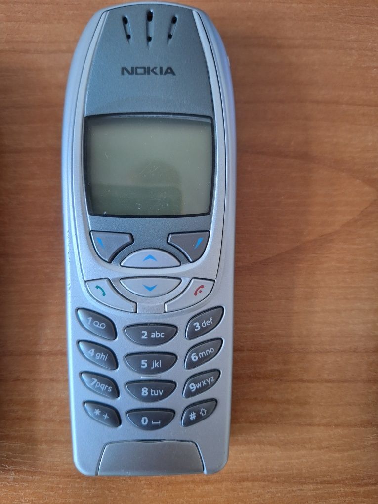 3 телефони Nokia 6310i